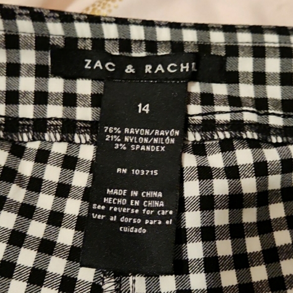 Zac & Rachel scallop hem shorts, sz 14, NWOT - Picture 4 of 4